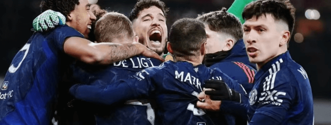 Manchester United pokonał Arsenal, a rzut karny sędziego wywołał kontrowersje Manchester United pokonał Arsenal, a rzut karny sędziego wywołał kontrowersje