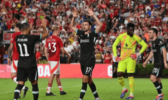 Liverpool 3-0 Manchester United, wygrywając 3 kolejne mecze